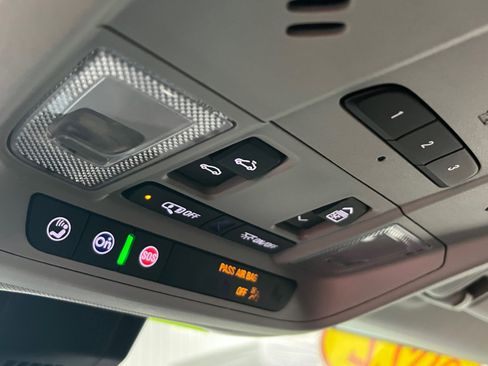 Certified 2022 GMC Terrain SLT w/ Tech Package image 16