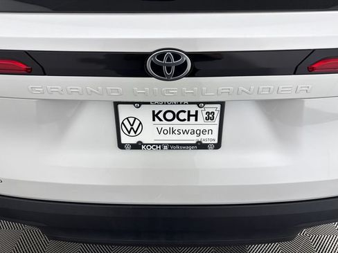 Used 2024 Toyota Grand Highlander AWD image 19