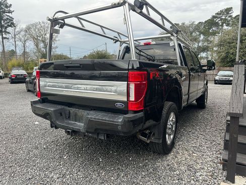 Used 2022 Ford F250 Platinum image 9