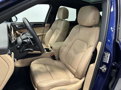 Certified 2026 Porsche Macan AWD/4WD image 5