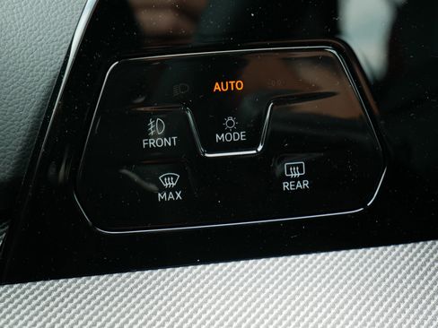 New 2025 Volkswagen GTI SE FWD image 7