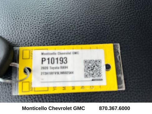 Used 2020 Toyota RAV4 LE image 29