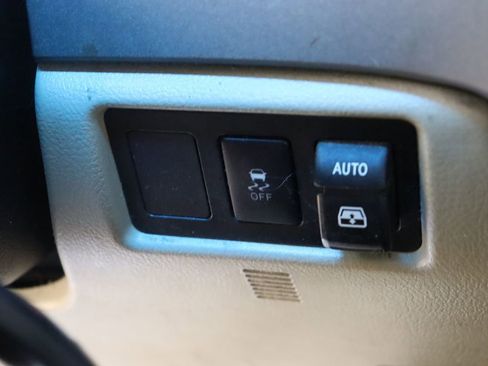 Used 2013 Toyota Sequoia Platinum RWD image 50