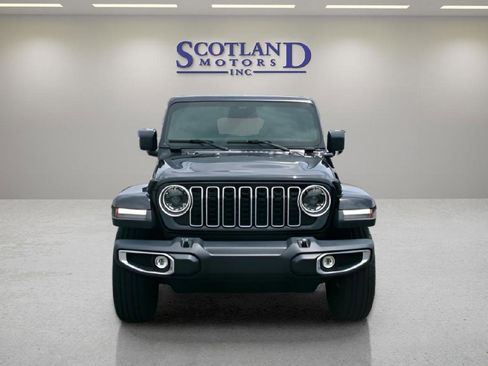Used 2025 Jeep Wrangler Unlimited Sahara w/ Safety Group AWD/4WD image 3