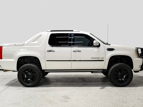 Used 2013 Cadillac Escalade EXT Premium AWD/4WD image 5
