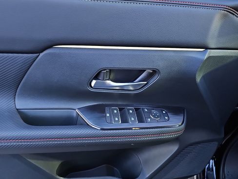 Certified 2025 Nissan Kicks SR AWD/4WD image 14