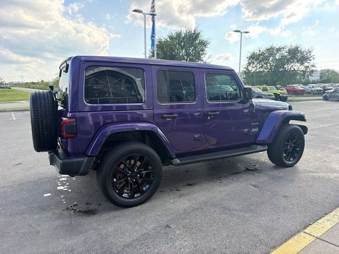 Used 2023 Jeep Wrangler Unlimited Sahara w/ Cold Weather Group AWD/4WD image 10