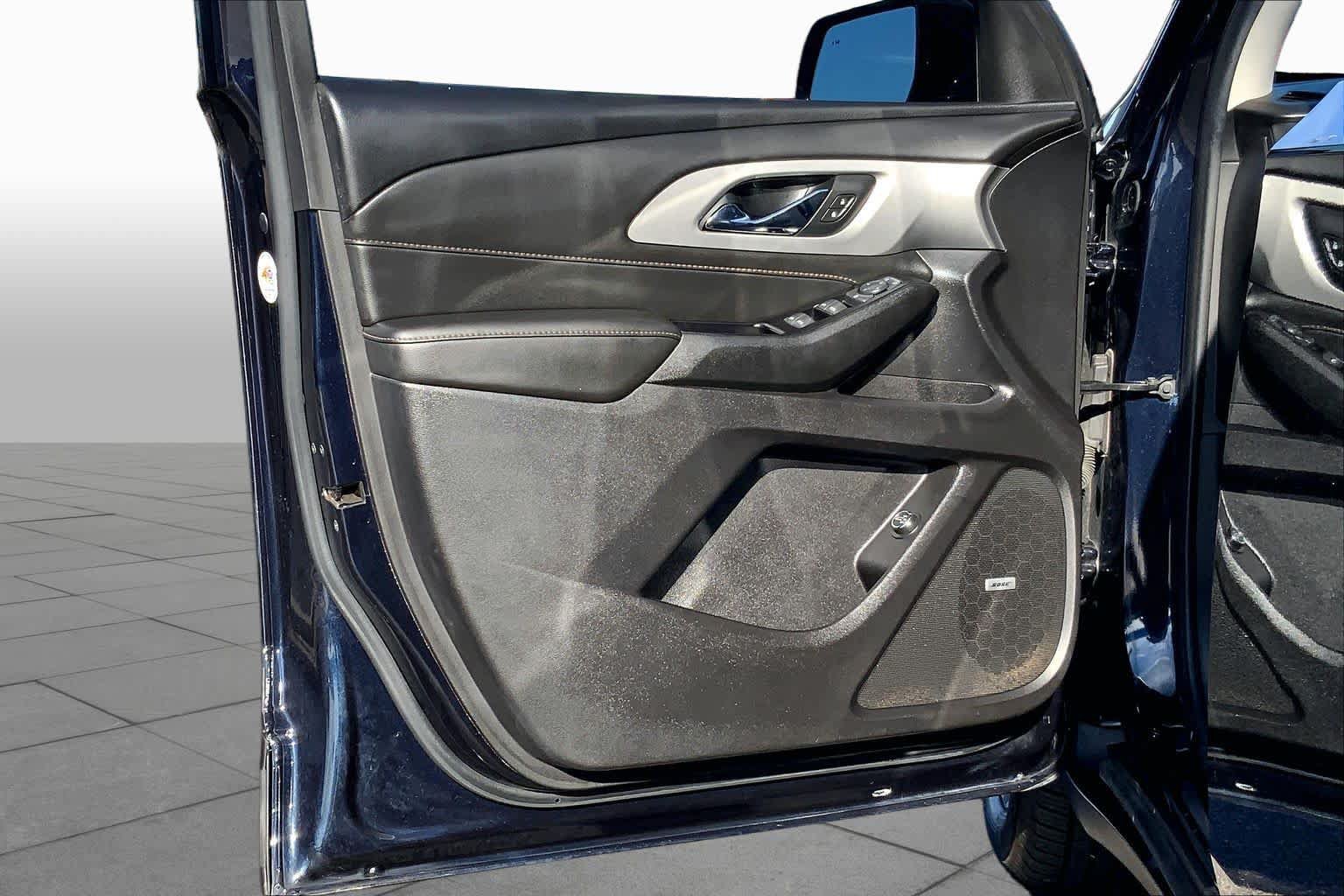 Used 2020 Chevrolet Traverse LT w/ LT Premium Package FWD image 22