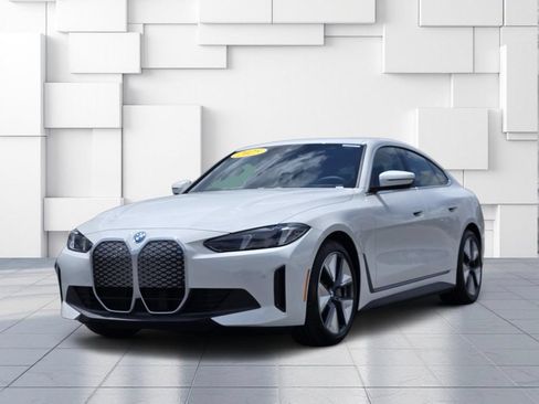 Used 2025 BMW i4 xDrive40i AWD/4WD image 3