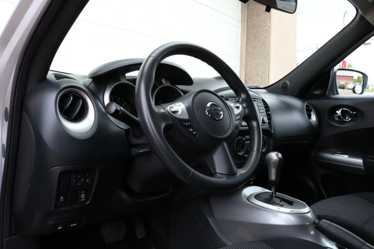 Used 2015 Nissan Juke S AWD/4WD image 23