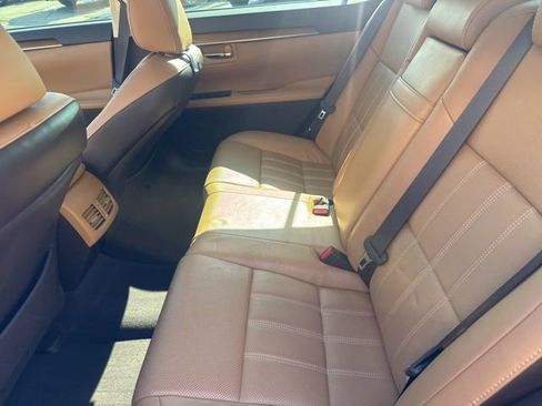 Used 2016 Lexus ES 350 350 w/ Luxury Package w/Wood Trim image 34