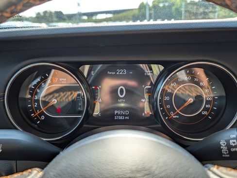 Used 2022 Jeep Wrangler Unlimited Sahara AWD/4WD image 21