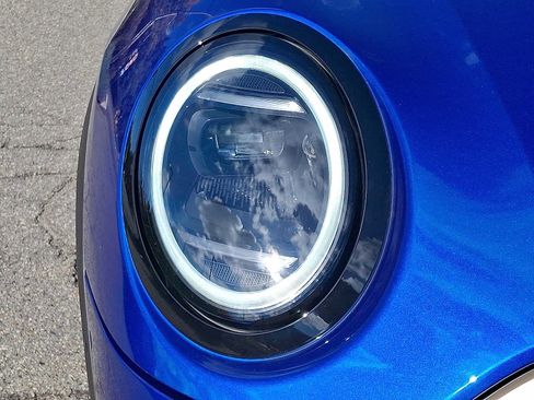 Used 2025 MINI Cooper 2-Door Hardtop image 9