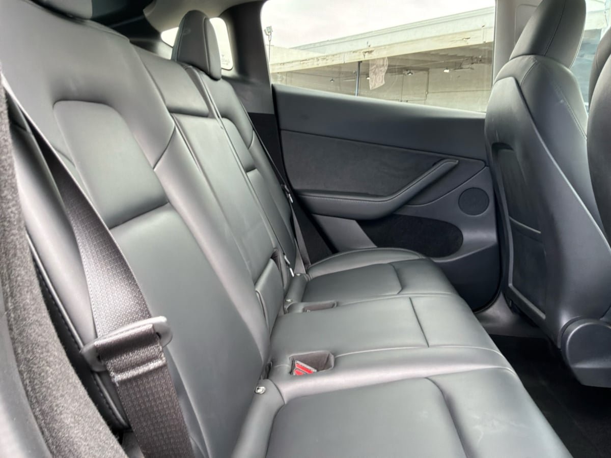 Used 2022 Tesla Model Y Long Range AWD/4WD image 20