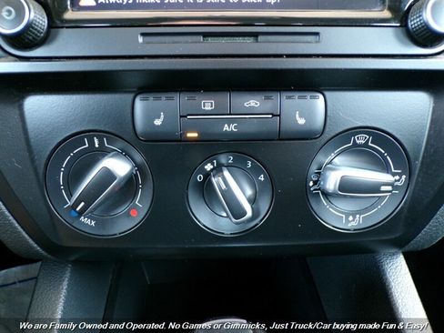 Used 2015 Volkswagen Jetta SE image 35