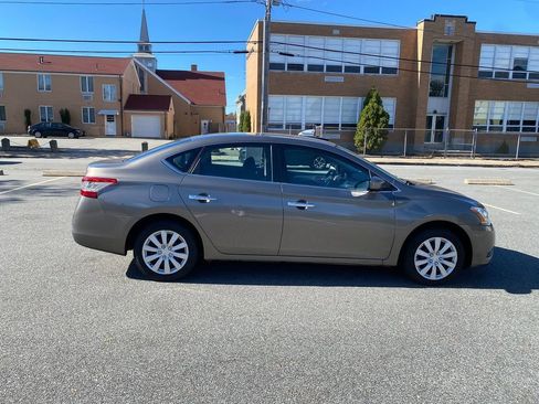 Used 2015 Nissan Sentra SV image 4