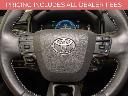 Used 2025 Toyota Camry SE w/ Convenience Package AWD/4WD image 18