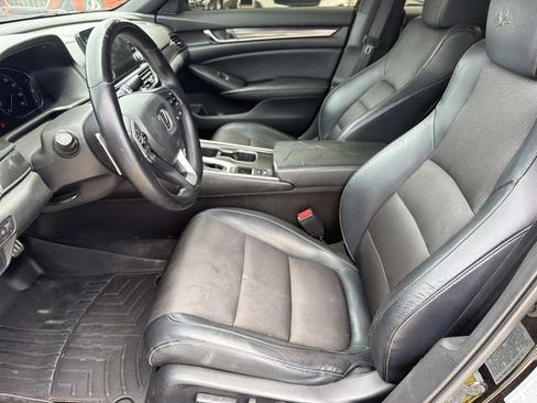 Used 2018 Honda Accord Sport image 14