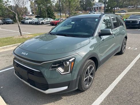 Used 2023 Kia Niro EX image 25