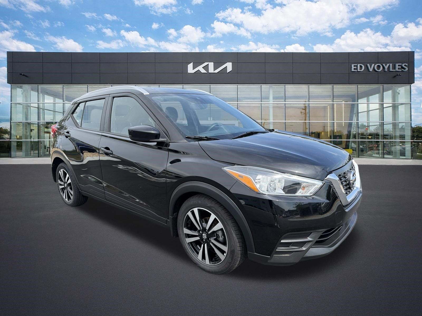 Used 2020 Nissan Kicks SV FWD image 1