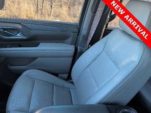 Used 2022 GMC Yukon XL SLT w/ SLT Luxury Package image 28