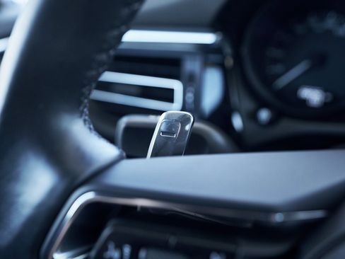 Used 2024 Porsche Macan image 41