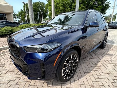 Used 2025 BMW X5 xDrive40i w/ M Sport Package AWD/4WD image 7
