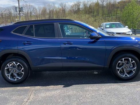 Certified 2024 Chevrolet Trax LT w/ LT Convenience Package image 9