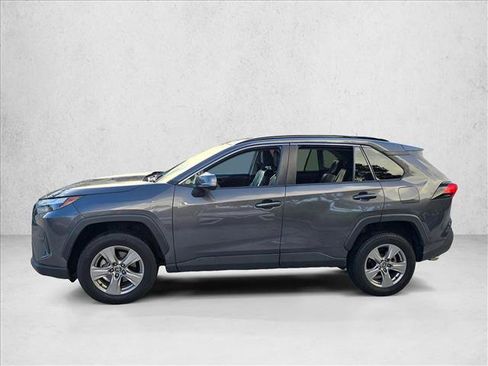 Used 2022 Toyota RAV4 XLE FWD image 8