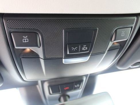 Used 2023 Mercedes-Benz C 300 Cabriolet image 18