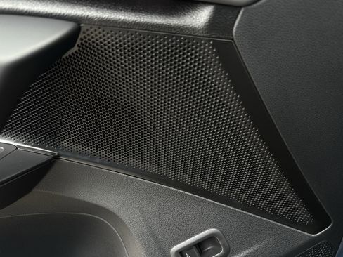 New 2026 Volkswagen Tiguan SE image 25