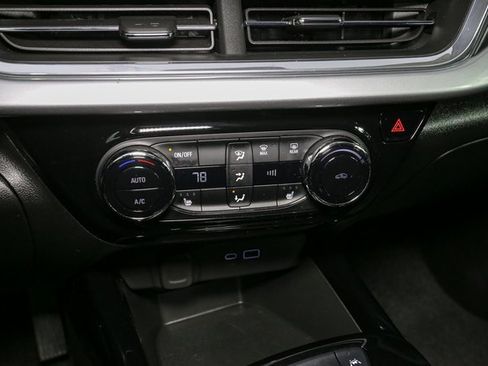 Used 2024 Chevrolet Trax LT w/ Driver Confidence Package image 25