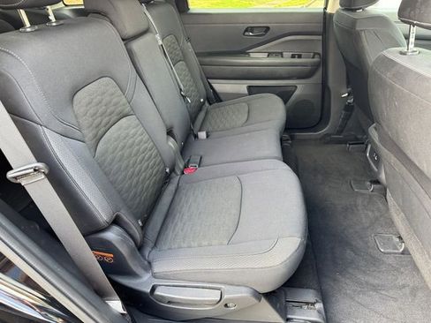 Used 2025 Nissan Pathfinder S FWD image 15