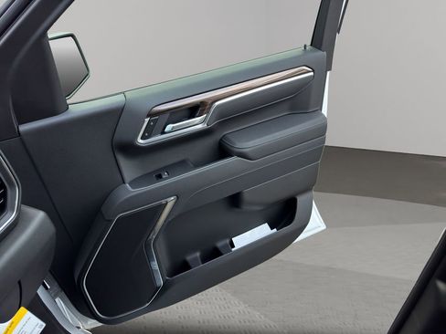 New 2026 Chevrolet Silverado 1500 LT image 18