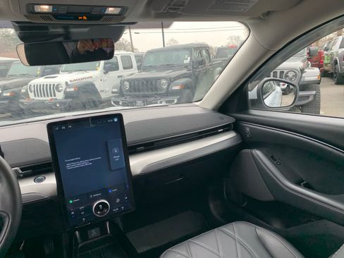 Used 2021 Ford Mustang Mach-E Select image 35