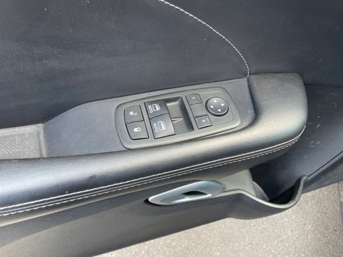 Used 2015 Dodge Challenger SXT Plus w/ Driver Convenience Group RWD image 26