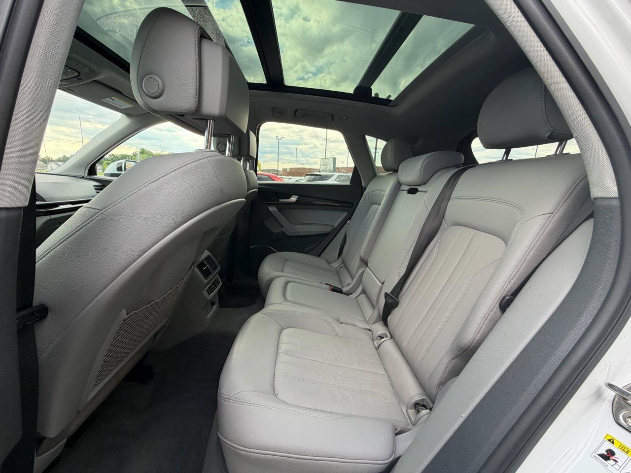 Used 2020 Audi Q5 e Premium Plus AWD/4WD image 12