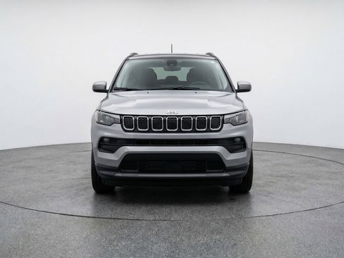 Used 2025 Jeep Compass Limited image 2