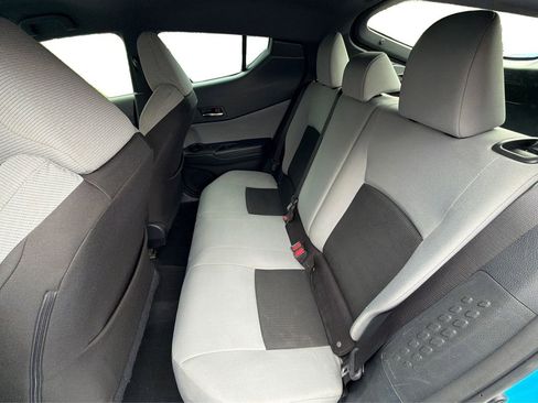 Used 2019 Toyota C-HR XLE image 10