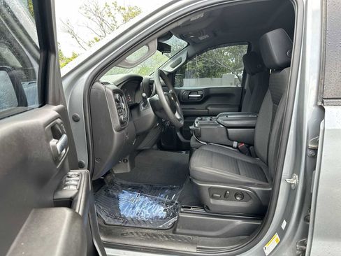 Used 2023 Chevrolet Silverado 1500 Custom AWD/4WD image 2