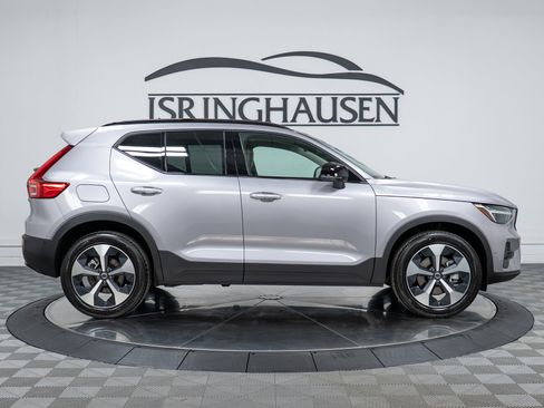 New 2026 Volvo XC40 B5 Plus w/ Protection Package Premier image 4