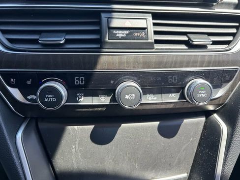 Used 2018 Honda Accord Touring image 15