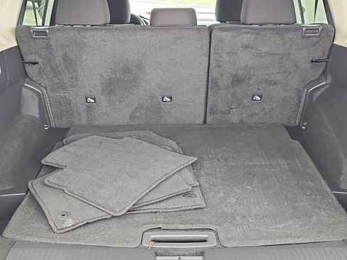 Used 2023 Nissan Rogue S image 6