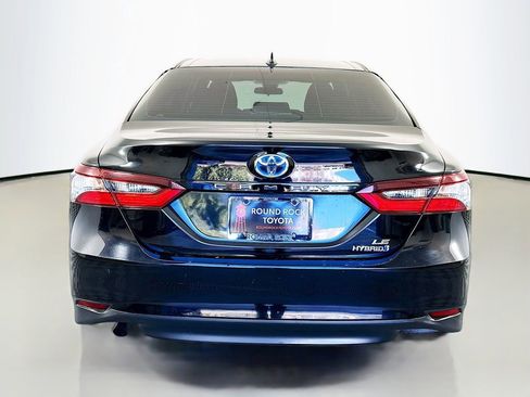 Used 2021 Toyota Camry LE image 6