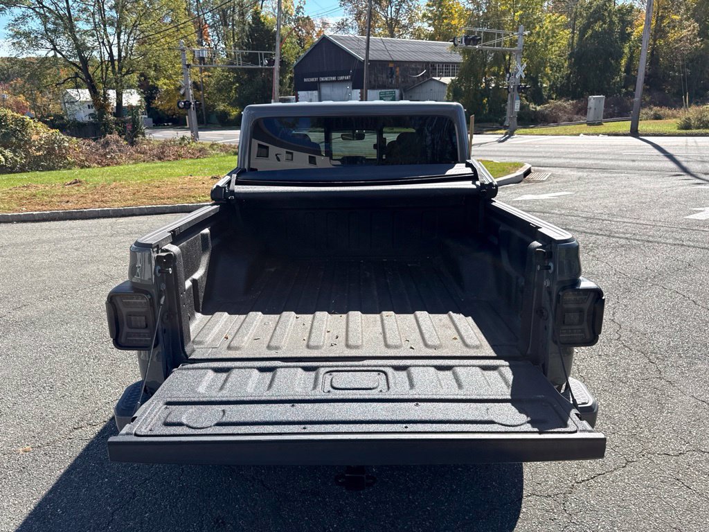 Used 2023 Jeep Gladiator Overland AWD/4WD image 11