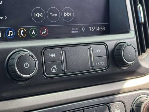Used 2022 Chevrolet Colorado Z71 AWD/4WD image 17