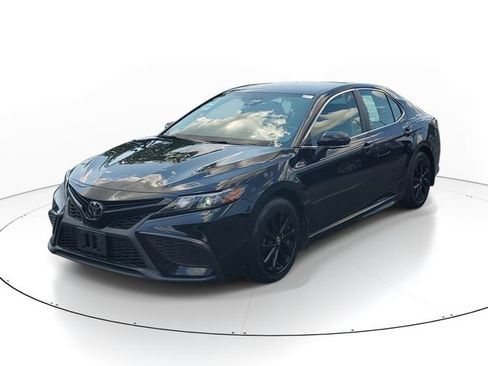 Used 2024 Toyota Camry SE FWD image 2