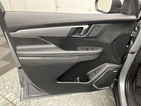 New 2026 Buick Enclave Preferred w/ LPO, Floor Liner Package image 7