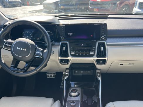 Certified 2024 Kia Sorento SX Prestige image 18