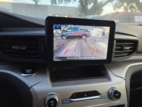 Used 2022 Ford Explorer XLT image 21